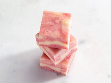 130g Raspberry & Cream Fudge(12) Fashion